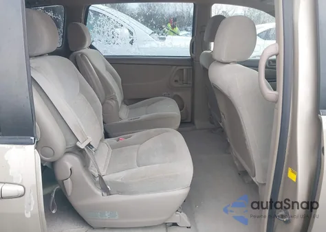 2004 Toyota Sienna Ce z USA, uszkodzony, nr VIN 5TDZA23C64S199550